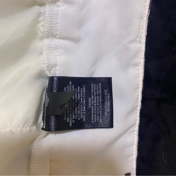 Express white pinstripe shorts size 6. - Picture 2 of 4